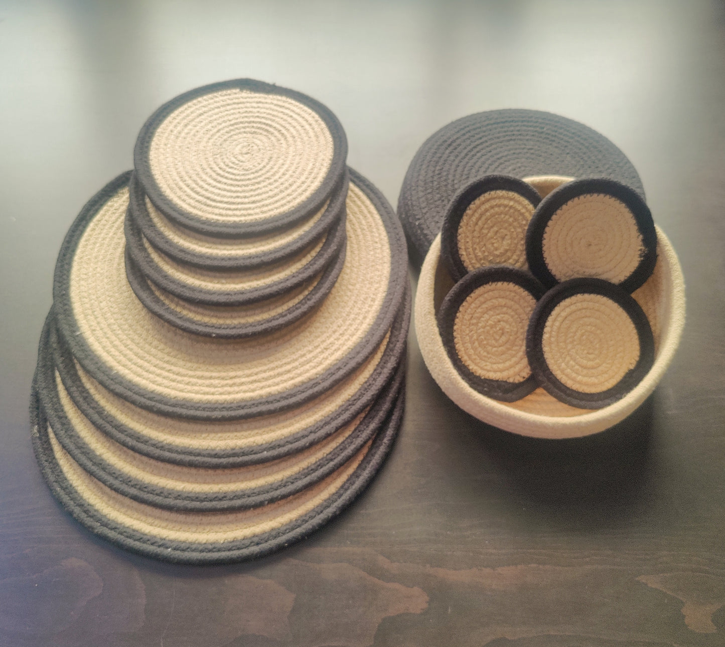 round table mats set