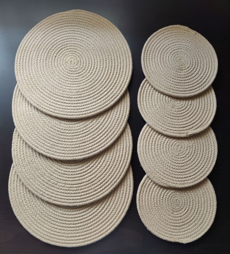 round table mats set