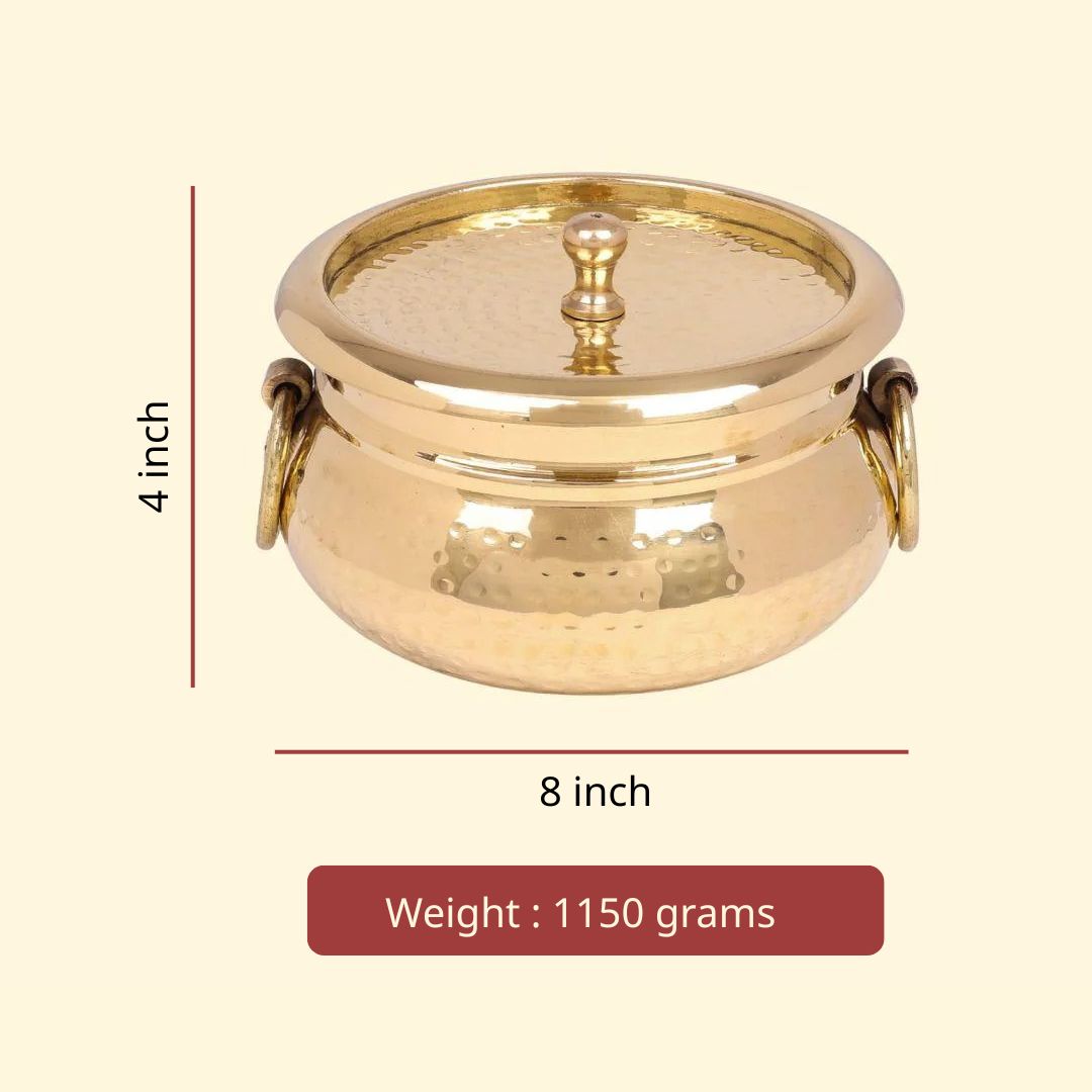 Infographic showing the specific dimensions and weight of the Classic Pot Style Brass Handi (Degchi, Patila). The pot is 4 inches in height, 8 inches in width, and has a total weight of 1150 grams.