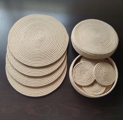 round table mats set